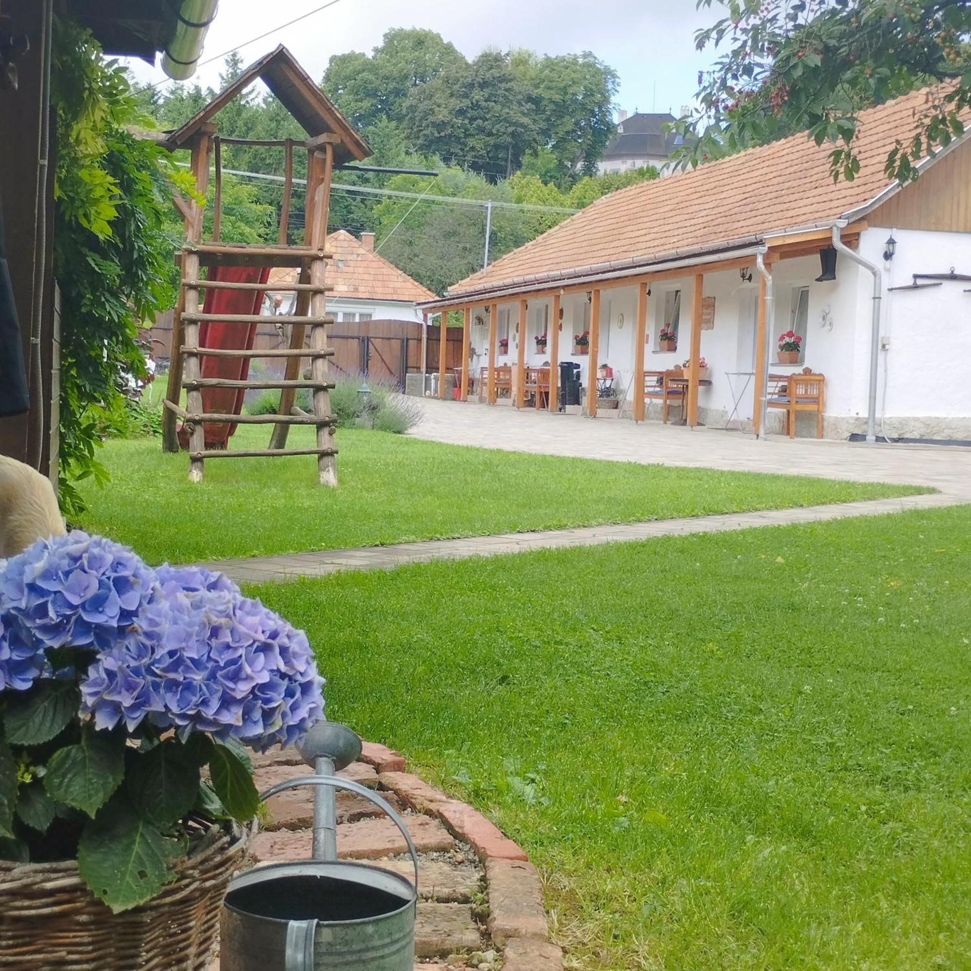 Bobita Apartmanhaz Szilvasvarad Bagian luar foto