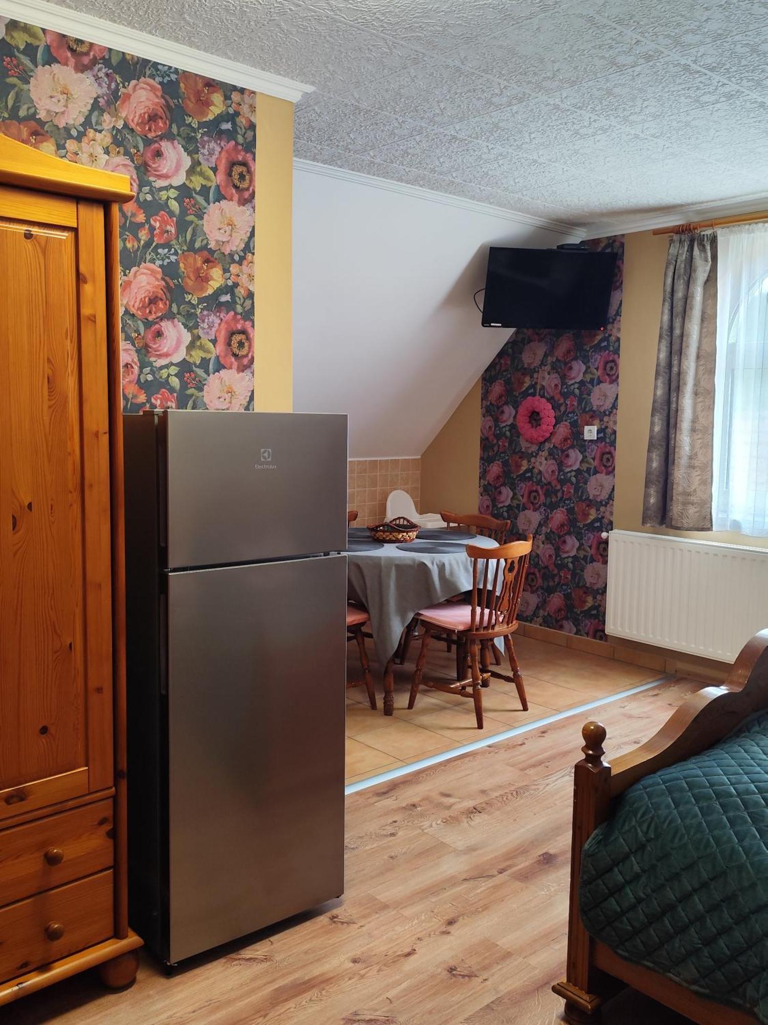 Bobita Apartmanhaz Szilvasvarad Bagian luar foto