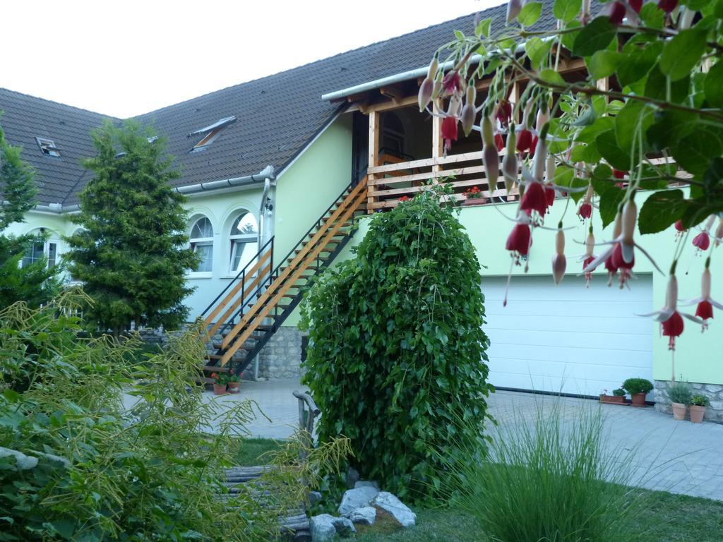 Bobita Apartmanhaz Szilvasvarad Bagian luar foto